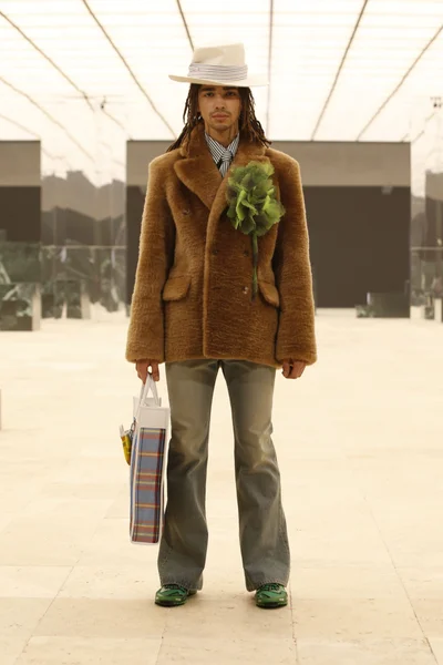 Look 49